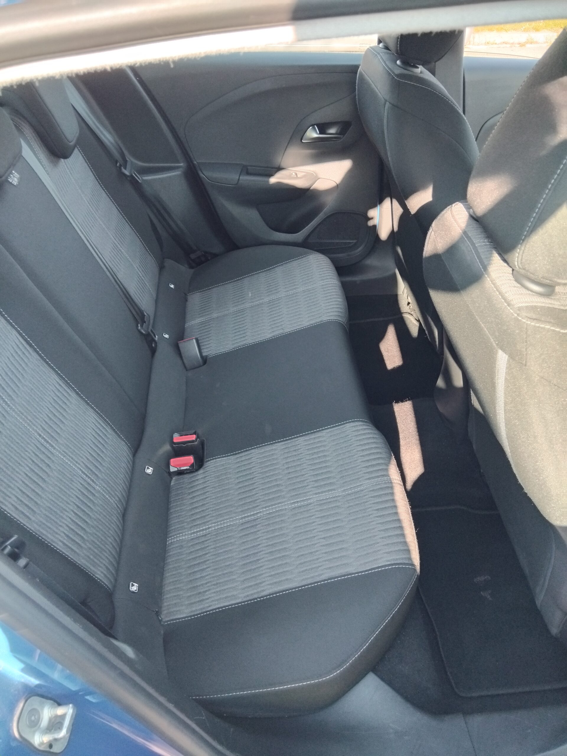 
								Opel Corsa 1.2i Edition 2022 full									