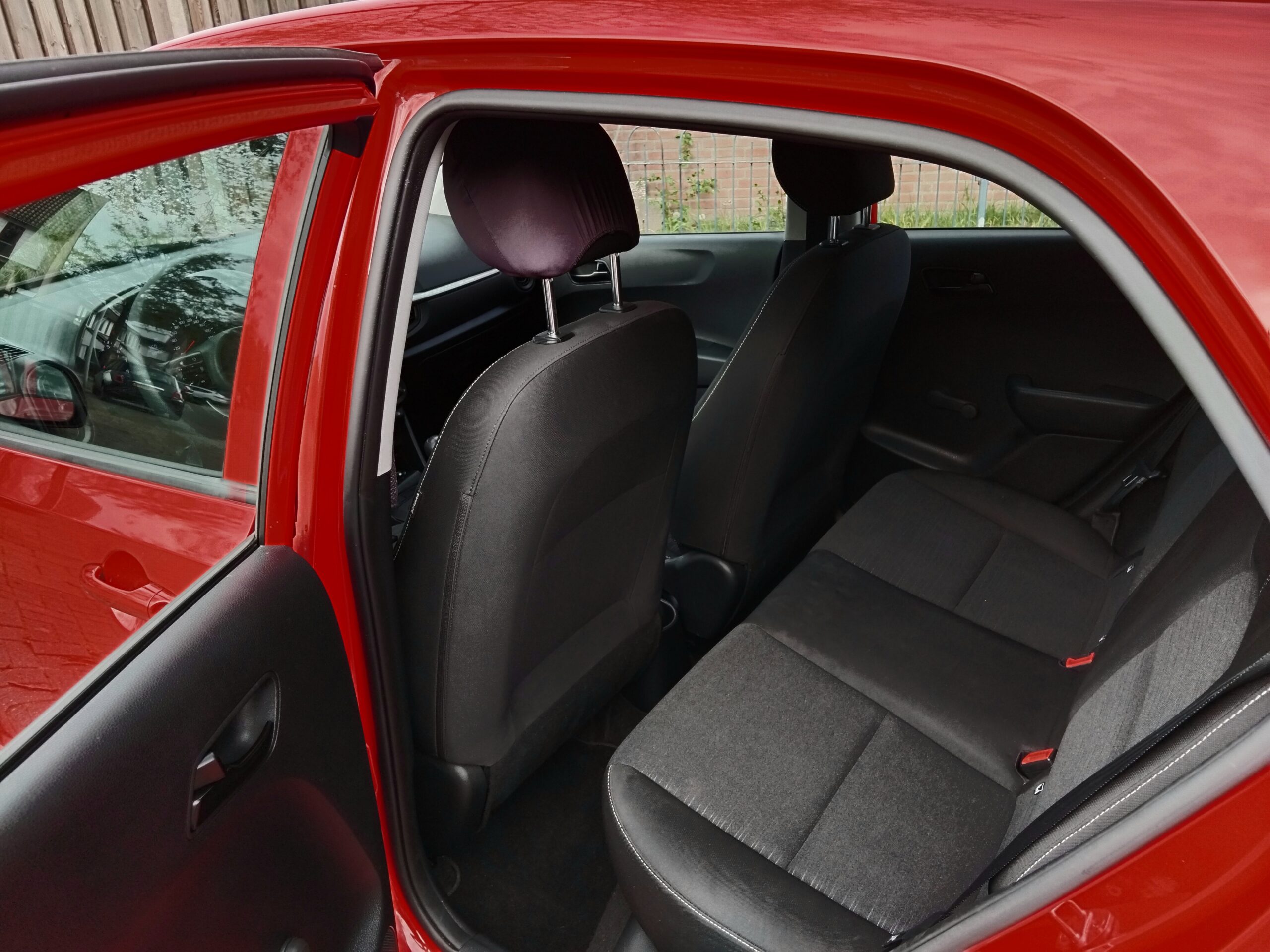 
								Kia Picanto 1.0 Active | 60,000 km | Air Conditioning | Well maintained | Economical full									