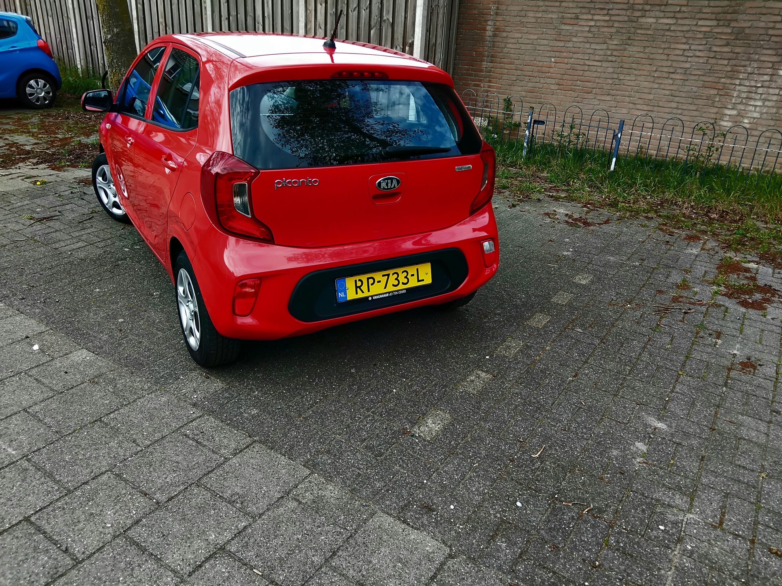 
								Kia Picanto 1.0 Active | 60,000 km | Air Conditioning | Well maintained | Economical full									