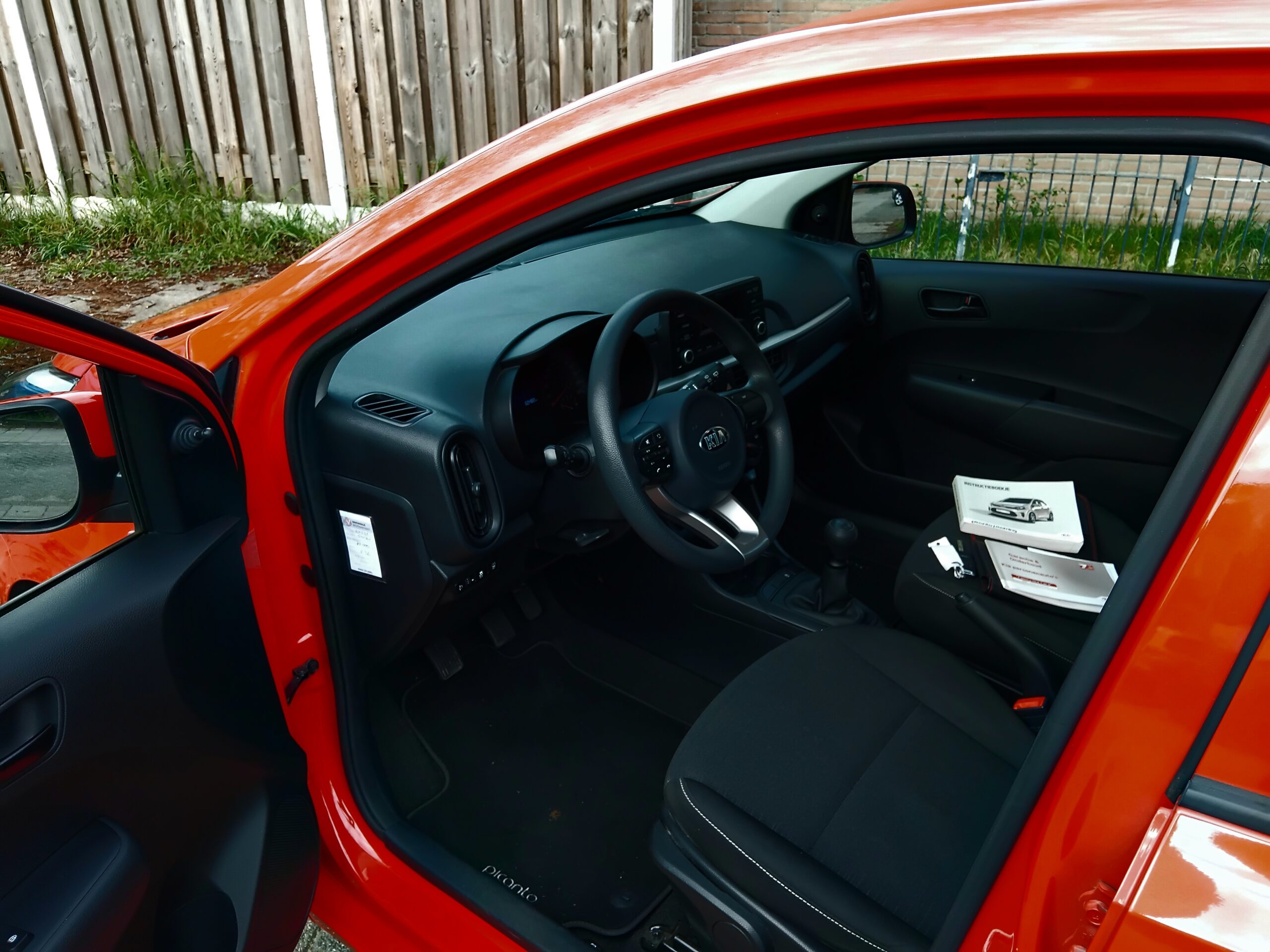 
								Kia Picanto 1.0 Active | 60,000 km | Air Conditioning | Well maintained | Economical full									