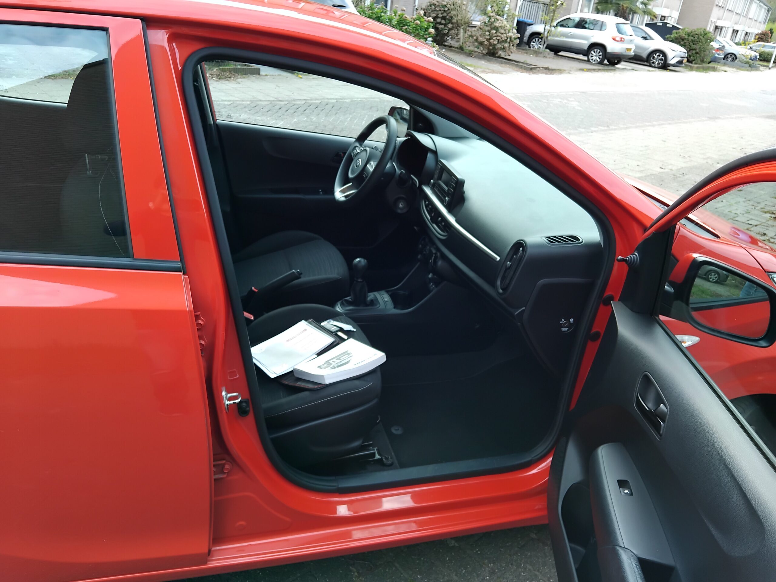 
								Kia Picanto 1.0 Active | 60,000 km | Air Conditioning | Well maintained | Economical full									