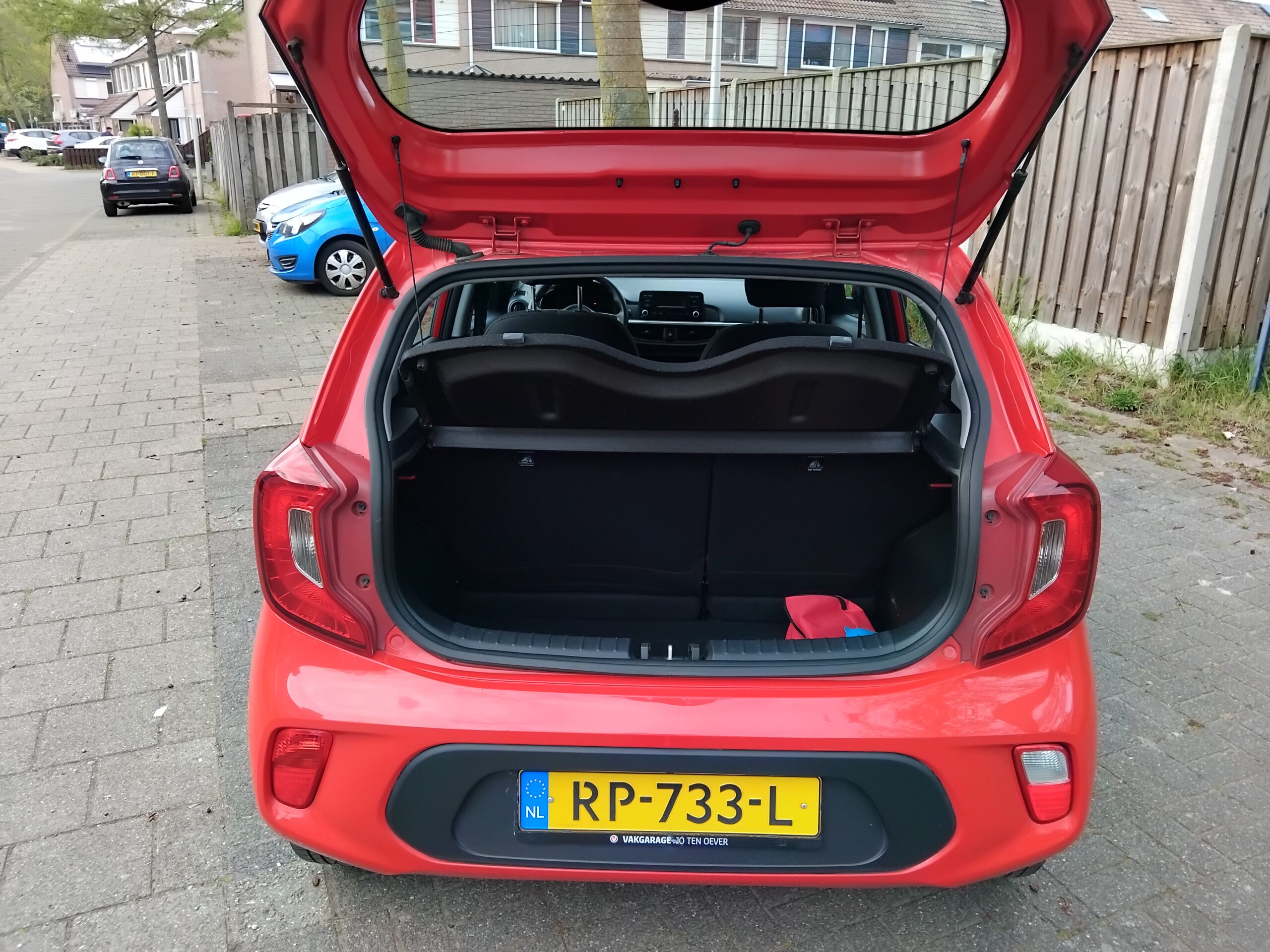 
								Kia Picanto 1.0 Active | 60,000 km | Air Conditioning | Well maintained | Economical full									